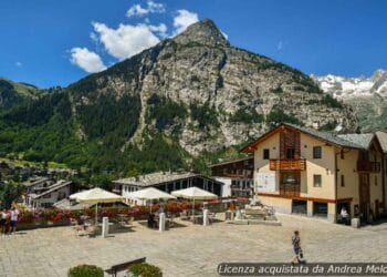 meteo-aosta:-nuvoloso-con-piovaschi,-ventoso-a-tratti,-poi-poco-nuvoloso-e-ventoso