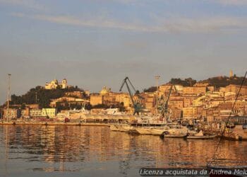 meteo-ancona:-giorni-ventosi-con-alternanza-di-nuvole-e-schiarite
