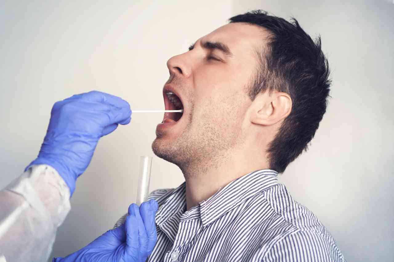 Direttive OMS: il doppio tampone negativo inutile. E in Italia?