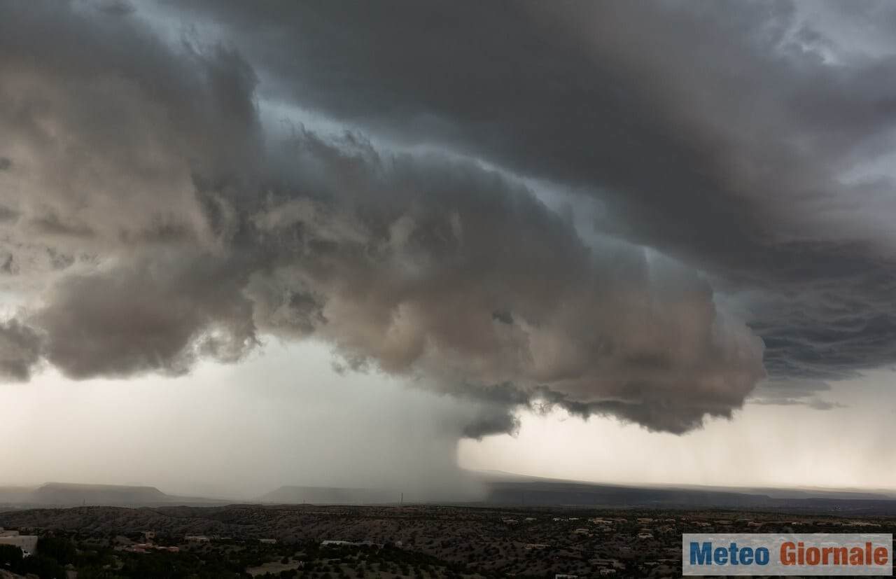 Meteo a rischio ALLUVIONALI lampo al Nord. NUBIFRAGI per area ciclonica. ROTTURA Estate Italia
