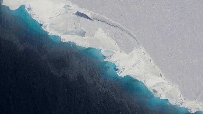 Antartide, due imponenti ghiacciai prossimi alla rottura. Sarebbe disastro