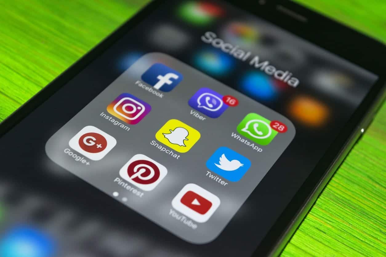 WhatsApp, altra novità: uno sfondo per ogni chat