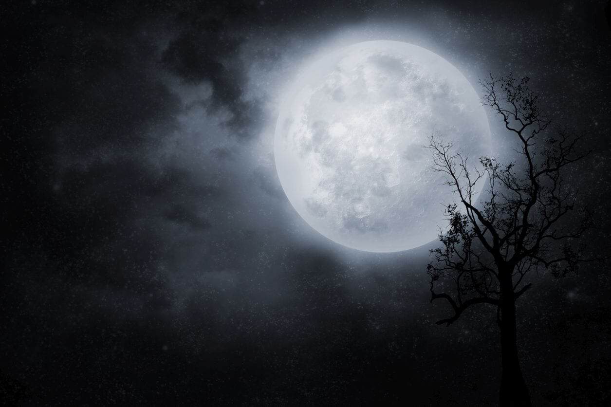 La Luna? E' più radioattiva del previsto