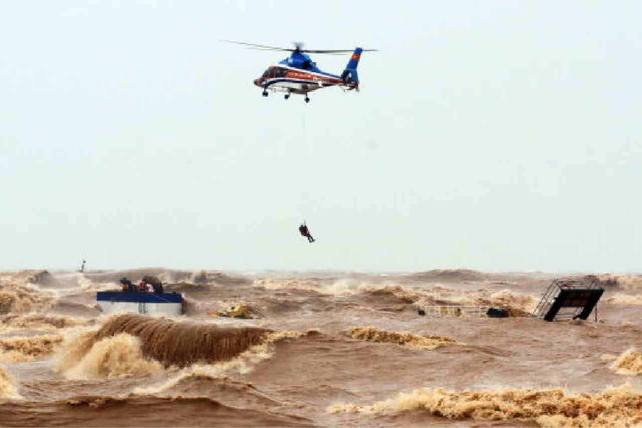 Vietnam devastato dalle alluvioni: decine di vittime