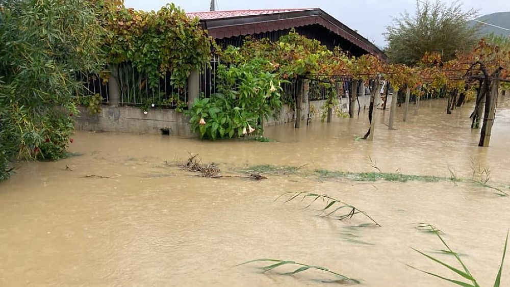 Meteo estremo nel Cilento. Allagamenti e case inondate