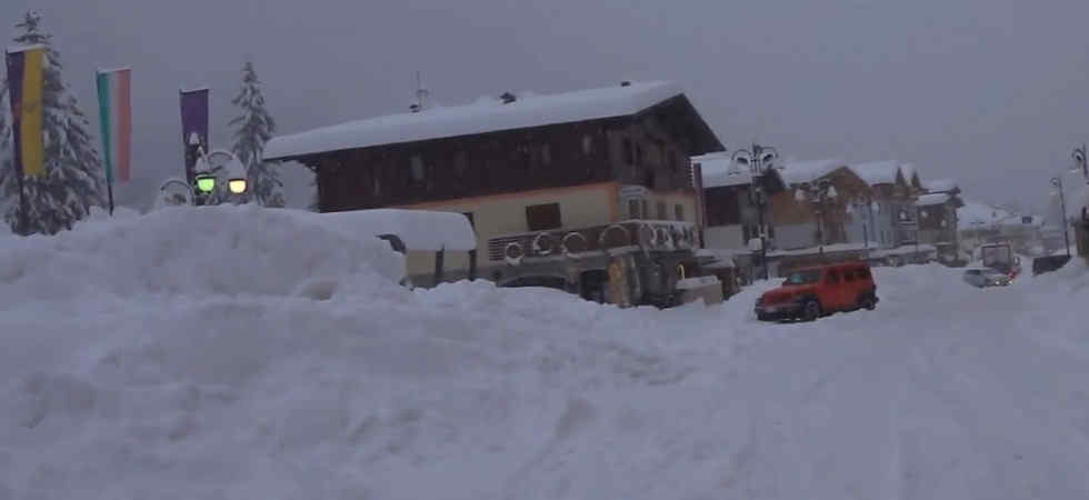 Tormente di neve record sulle Alpi, accumuli stratosferici. Video
