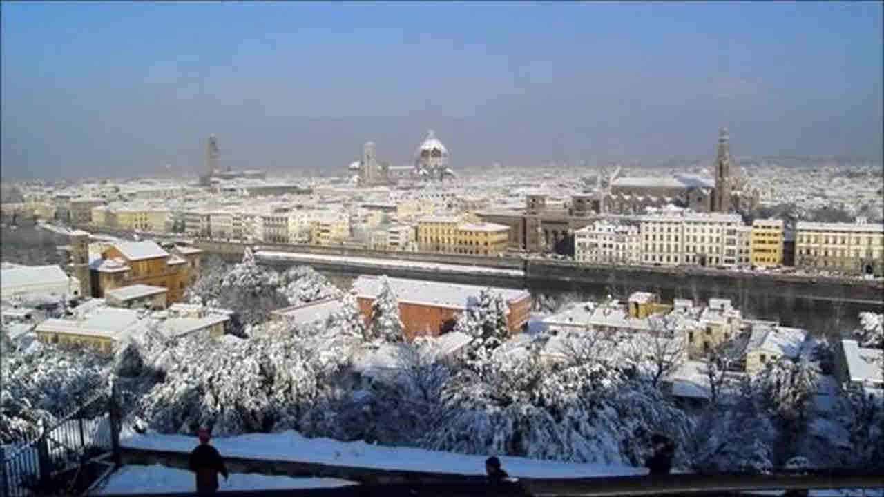 Firenze il giorno dopo la grande neve del 17 dicembre 2010, con oltre 20 centimetri in città