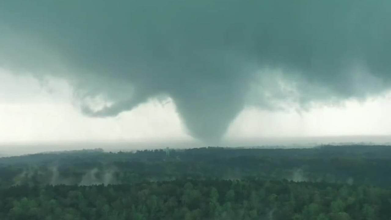 Raffica di tornado e grandine violentissimi negli Stati Uniti