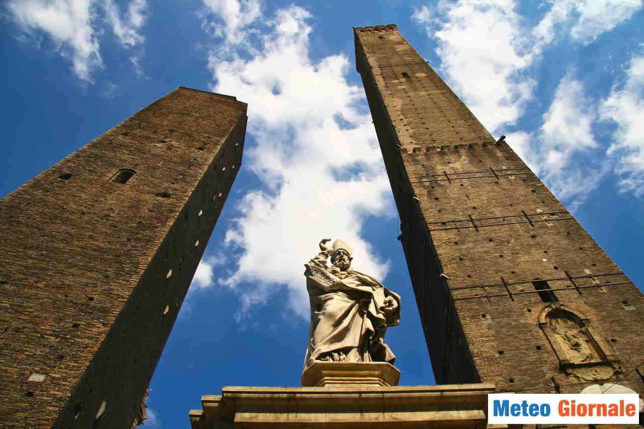 Meteo Bologna primaverile. Ma lunedì peggiora
