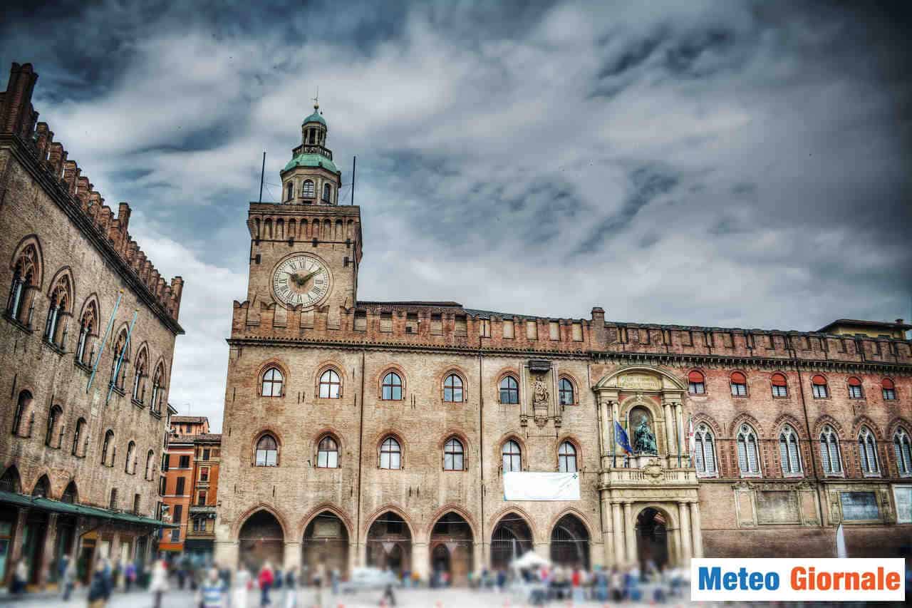 Meteo Bologna burrascoso. Rischio di fiocchi di neve sino in città