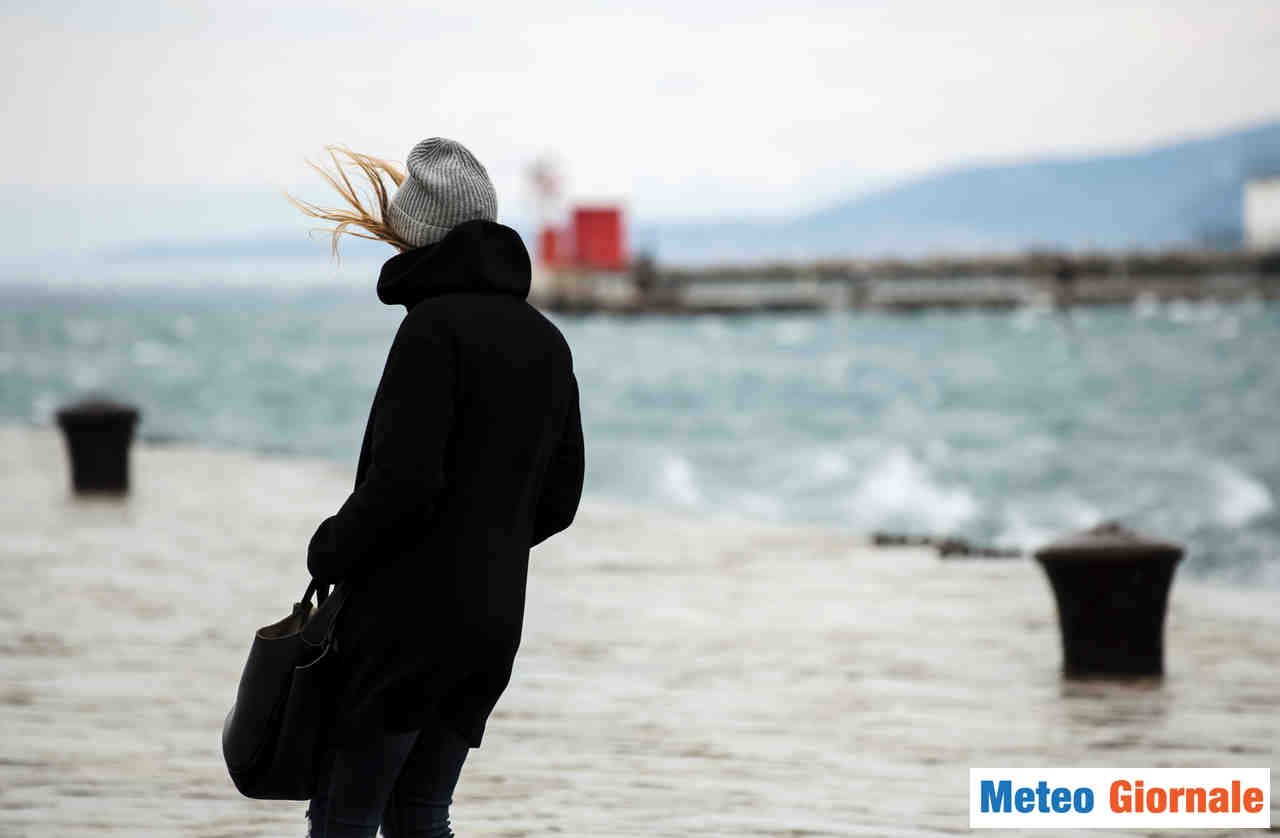 Meteo Trieste, martedì Bora ululante con neve in collina