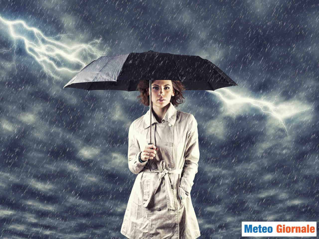Meteo nel weekend di Pasqua, TEMPORALI ed anche GRANDINE, temperature giù anche di 10°C