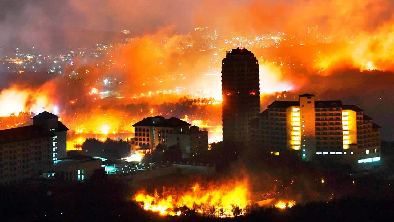 Sud Africa, immane incendio assedia la Capitale, Città del Capo. Video meteo