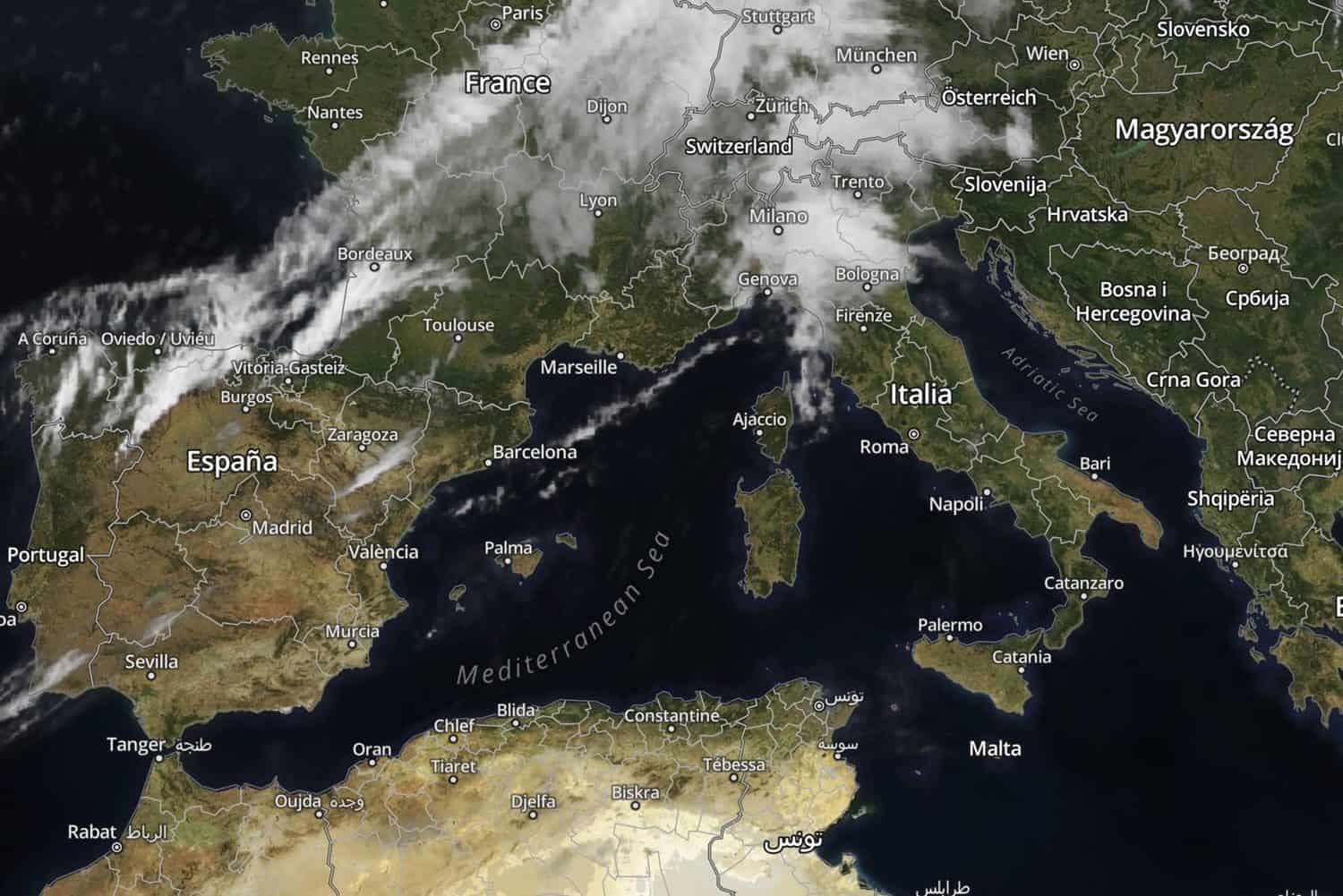 Diretta meteo: Centro Nord al SOLE, al Nord nubi minacciose. Radar