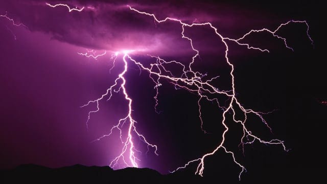 Le peggiori tempeste di fulmini? Nel deserto. Video Meteo