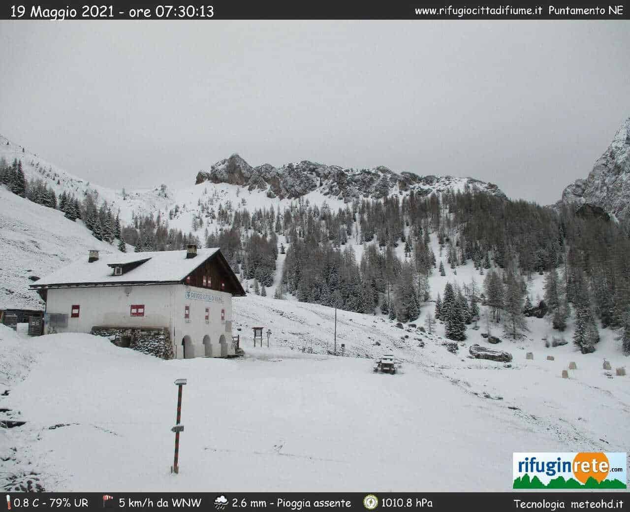 Meteo cronaca: FREDDO insolito con NEVE sulle Alpi a quote basse per Maggio