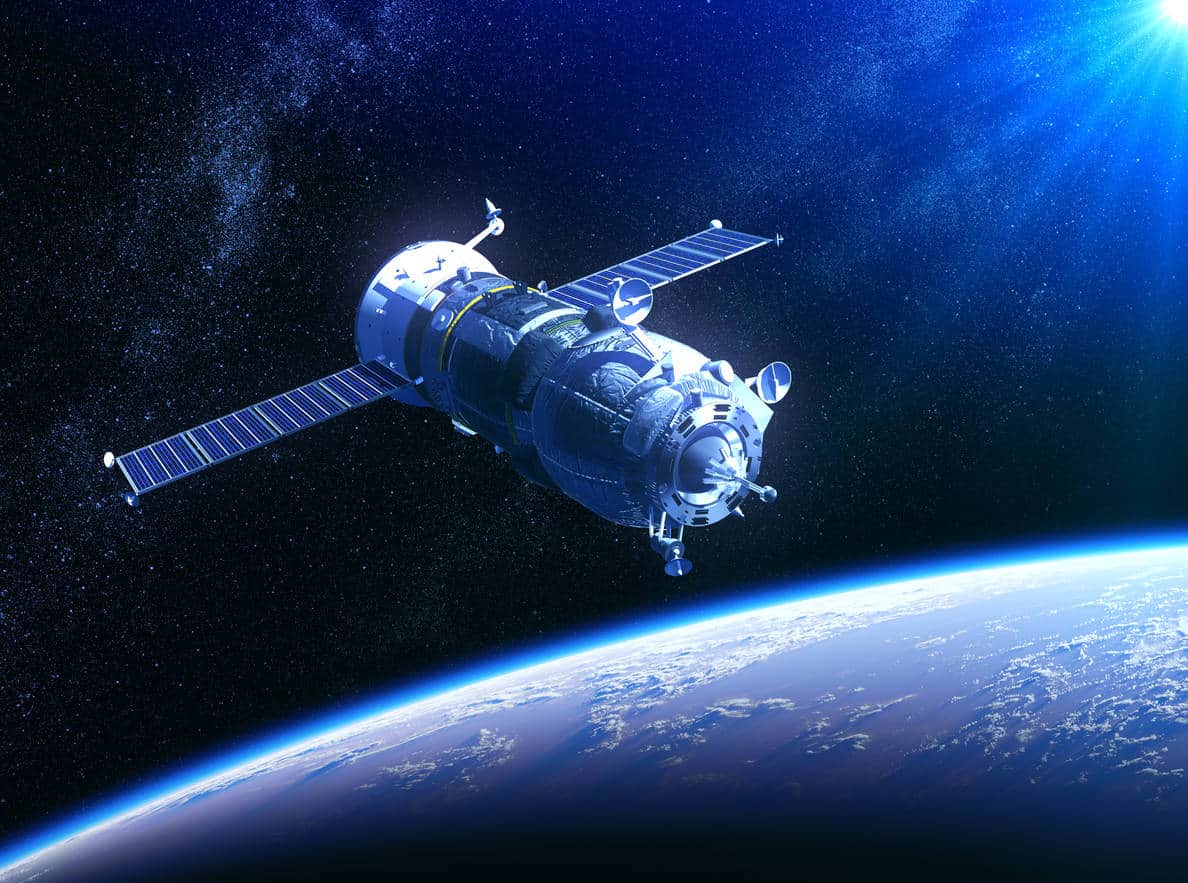 Astronave in orbita attorno alla Terra. Nella foto si tratta di un Cargo Russo, e non dell'astronave orbitale.