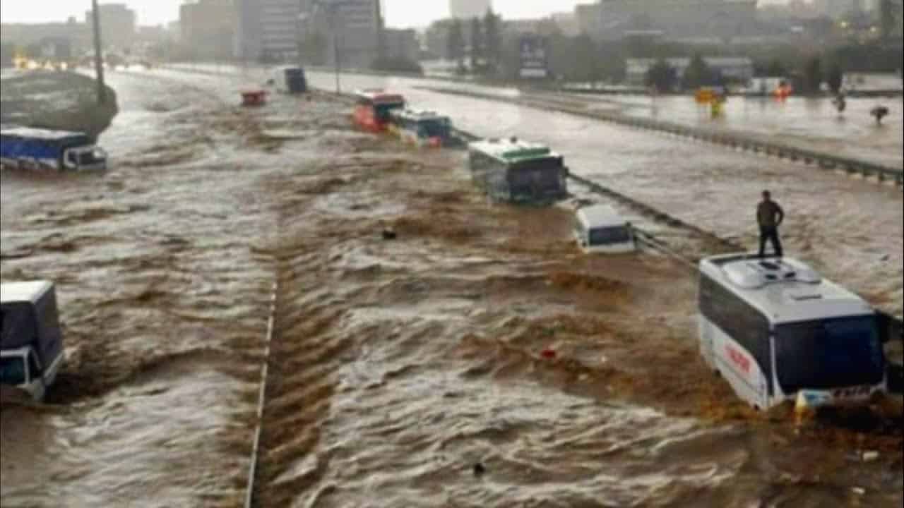 Russia, insolite alluvioni. Fulmini e tempeste elettriche