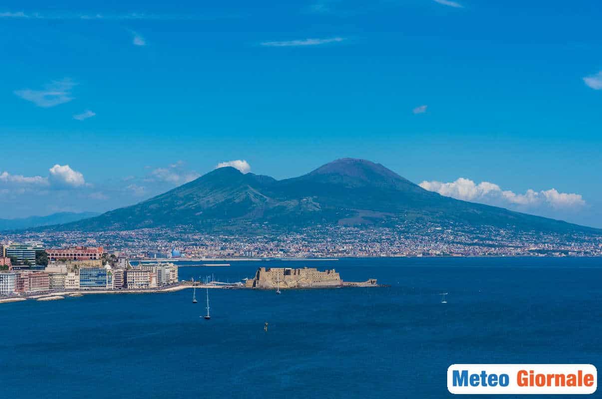 Meteo NAPOLI: caldo afoso in aumento