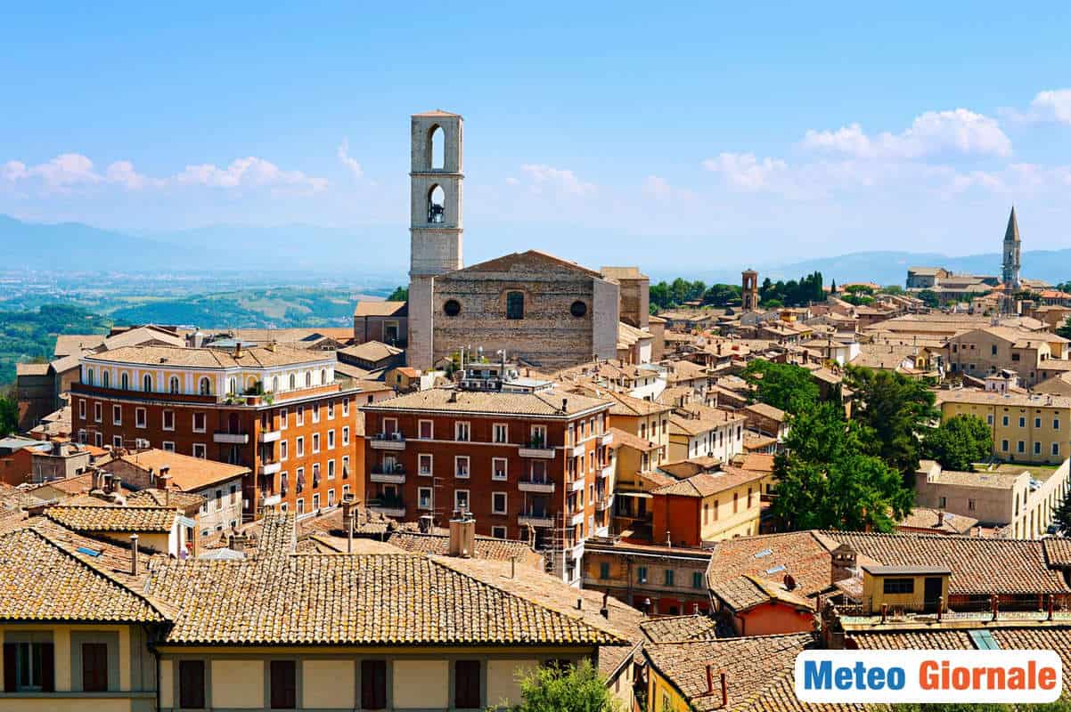 Meteo PERUGIA: caldo anche intenso, forse qualche temporale martedì