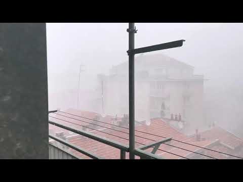 Nubifragi al Nord-Ovest. Video Meteo