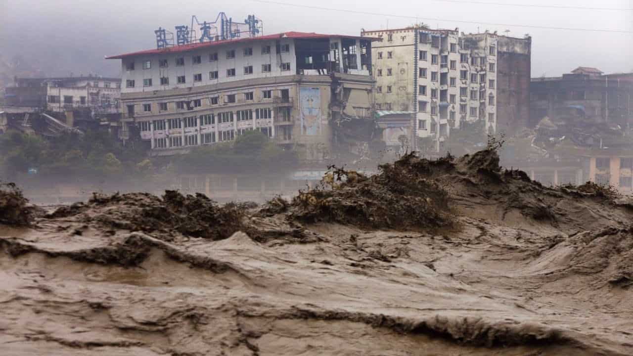 India, gli effetti di una pioggia monsonica, vera. Video Meteo