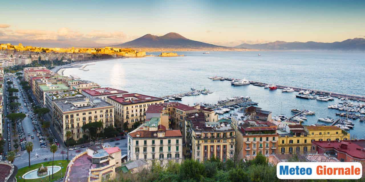 Meteo NAPOLI caldo opprimente, decisamente fastidioso