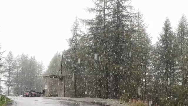Nevica a Cervinia, video meteo dalla Valle d'Aosta