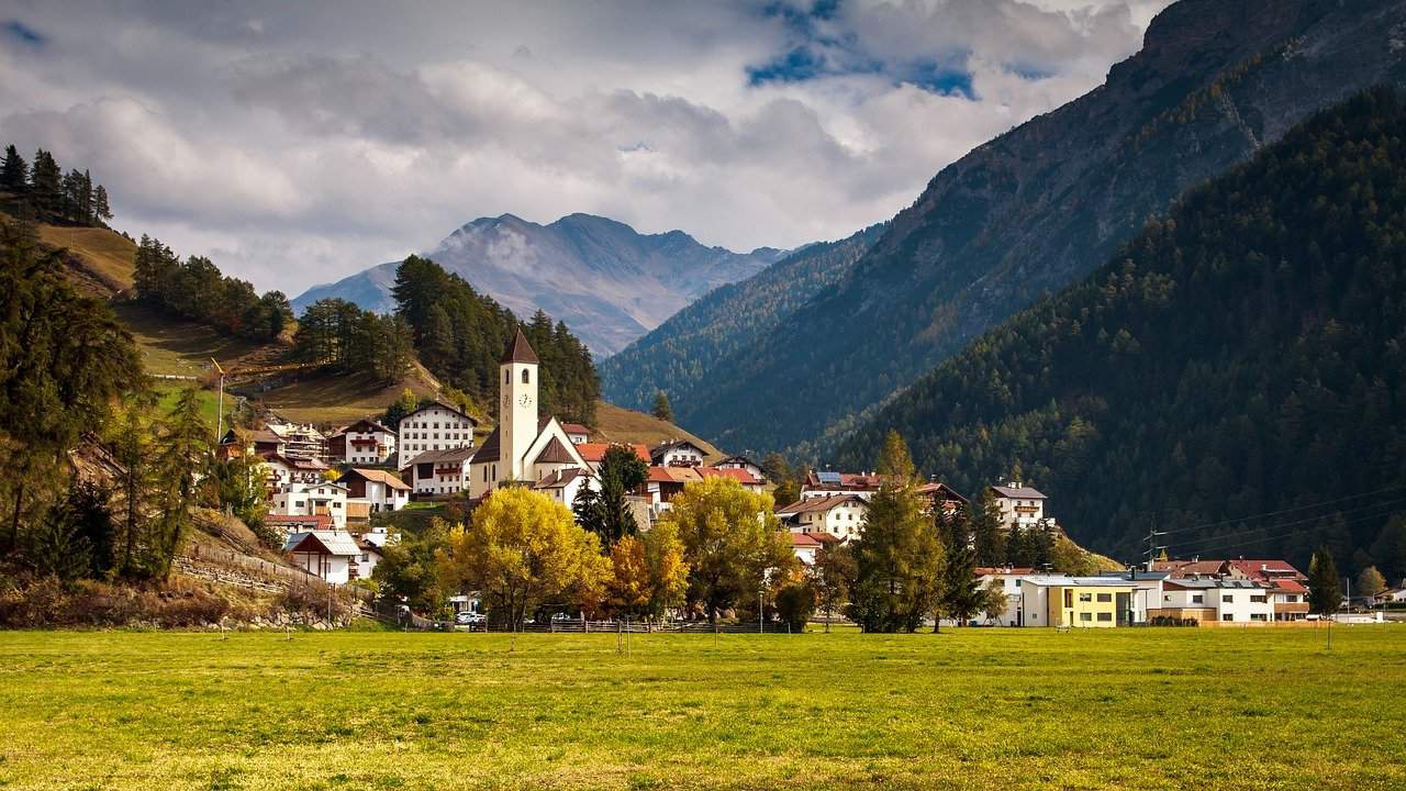 mountain village 3741231 1280
