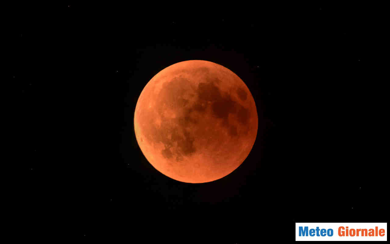 In arrivo ECLISSI LUNARE da RECORD, mai così lunga. Ecco quando vederla
