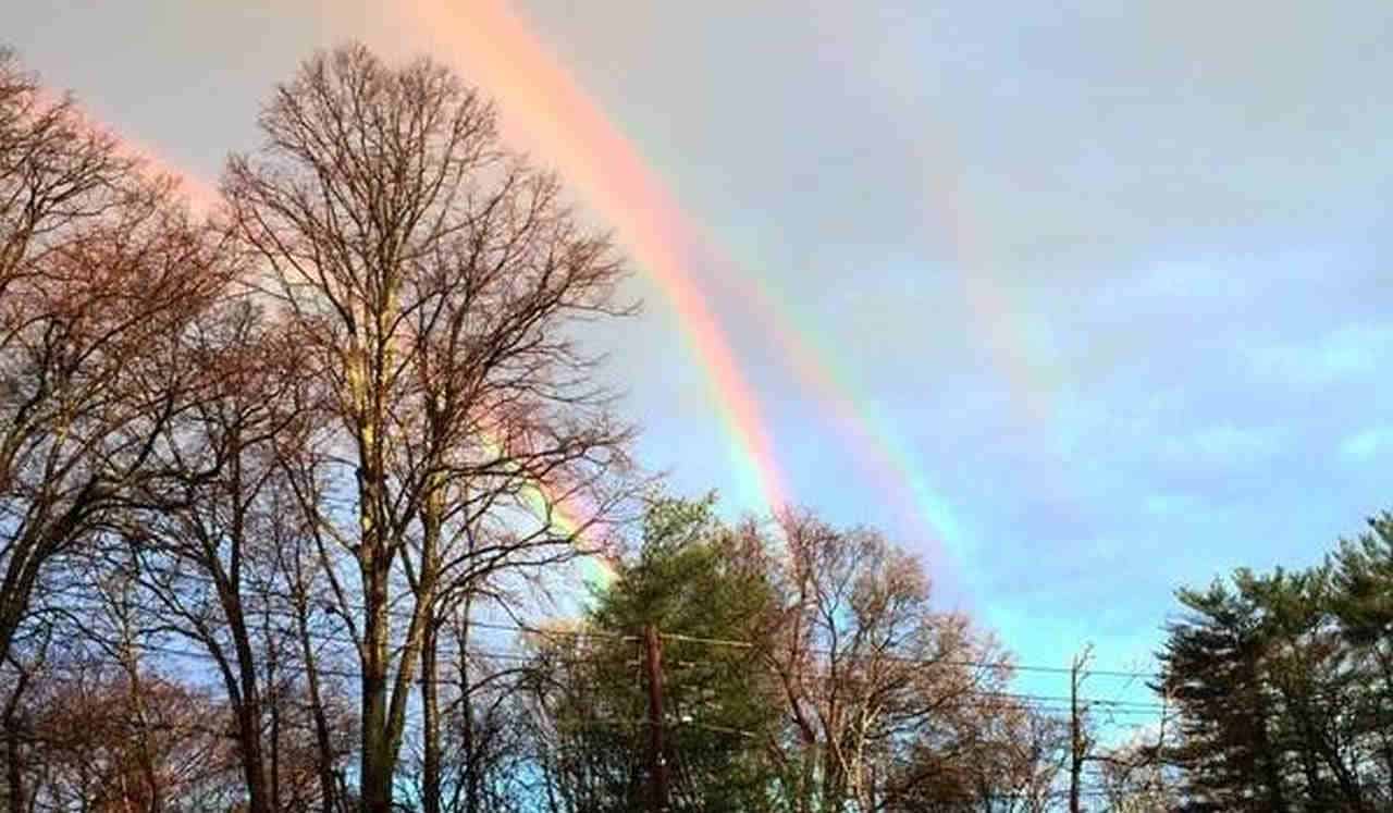 Arcobaleno triplo e quadruplo: ecco quando e perché si può vedere