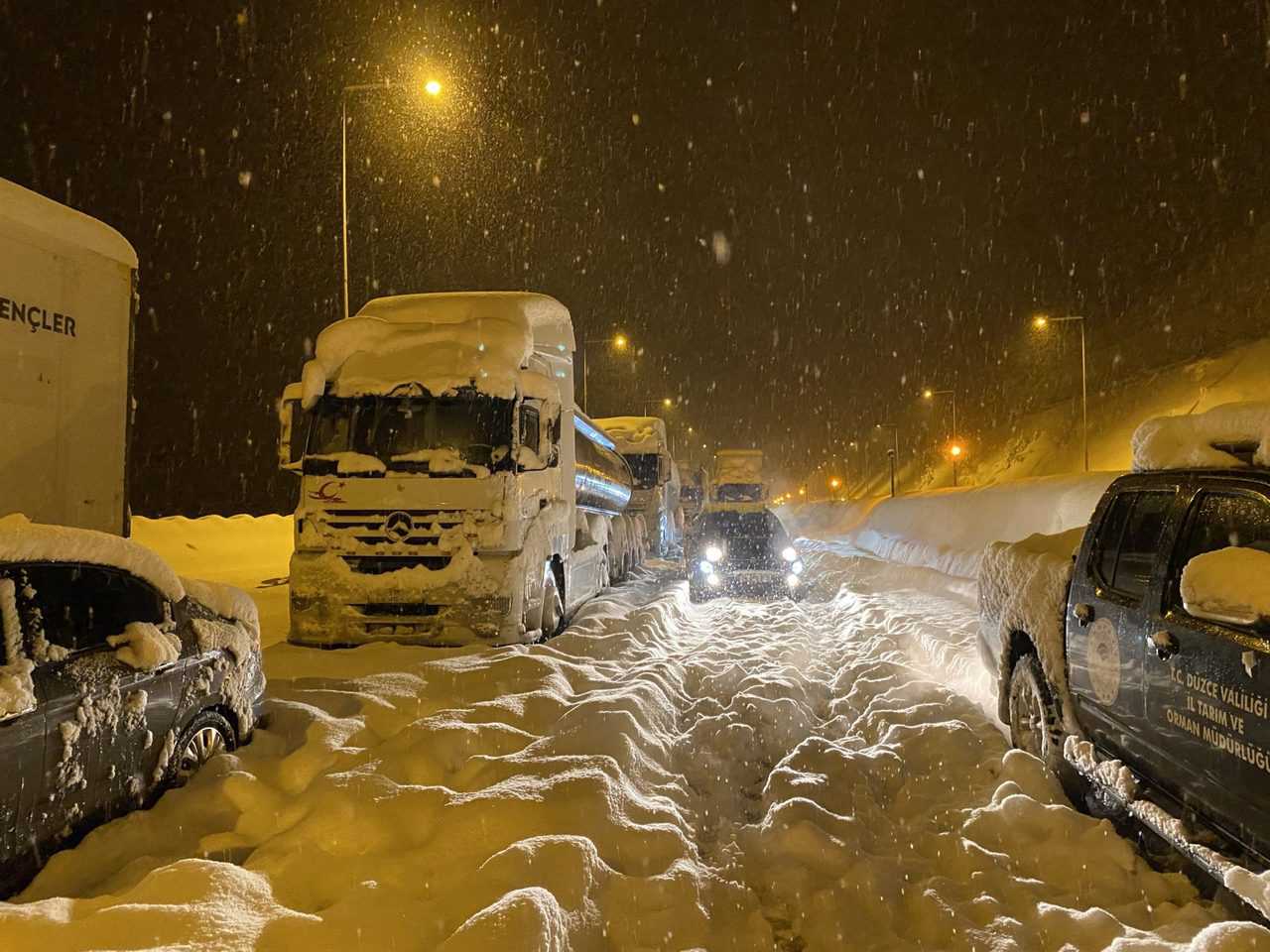 Meteo: Vortice Polare, ecco la Bomba Bianca in Mezza Europa, aeroporti e autostrade chiuse. Black out. Tormenta nelle Isole dell’Egeo