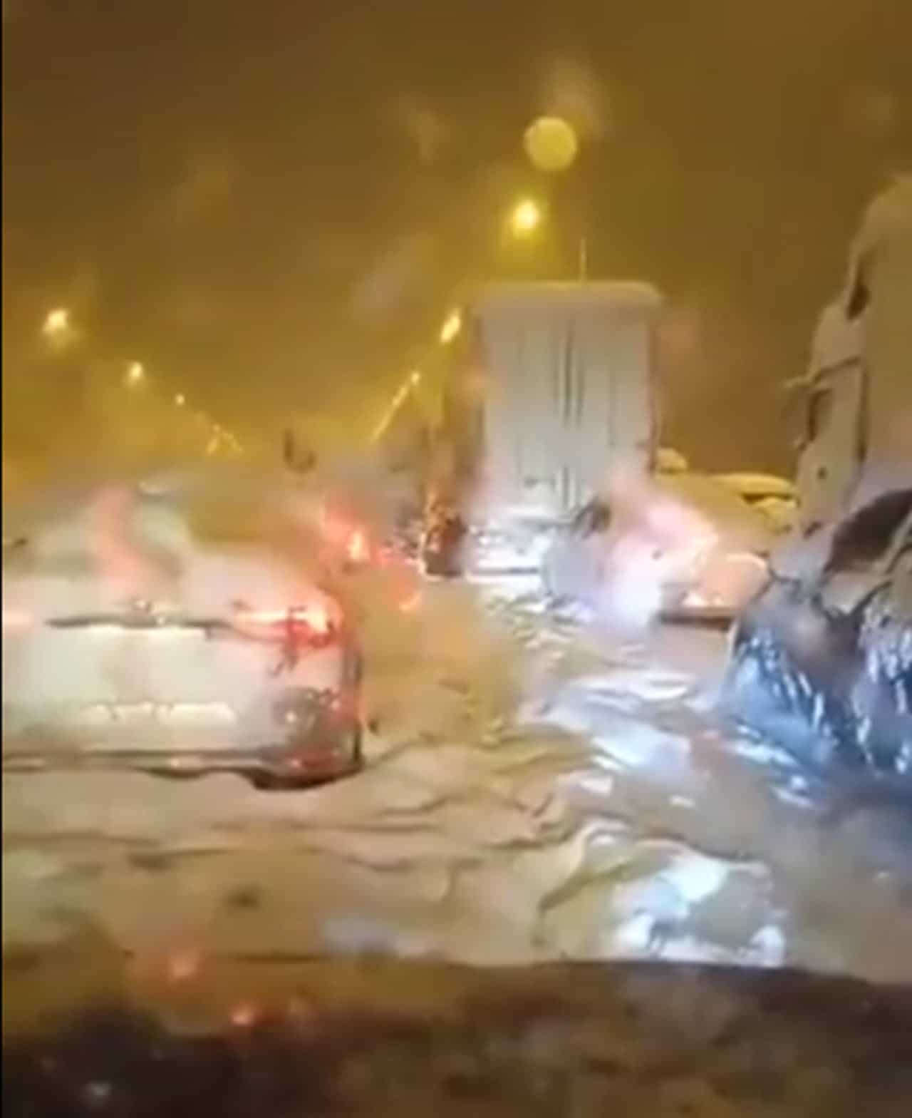 Video meteo: Turchia - autostrada Istanbul - Ankara bloccata dalla tempesta di neve