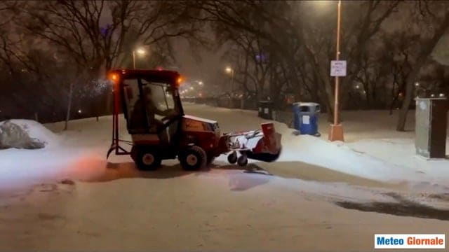 Video Meteo: questa è una vera tempesta di neve. Minnesota, USA
