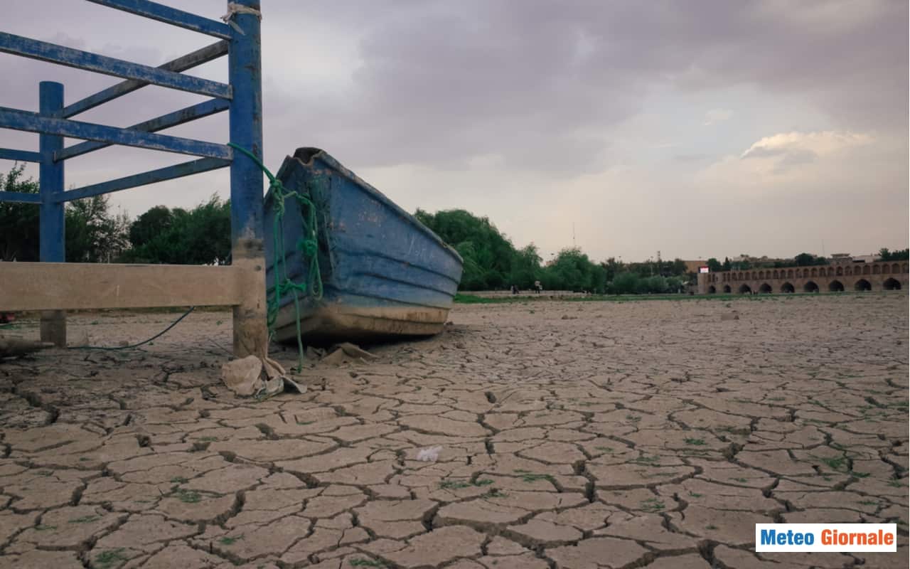 Il fiume Po, siccità allarmante. Rischio alluvioni per meteo estremo