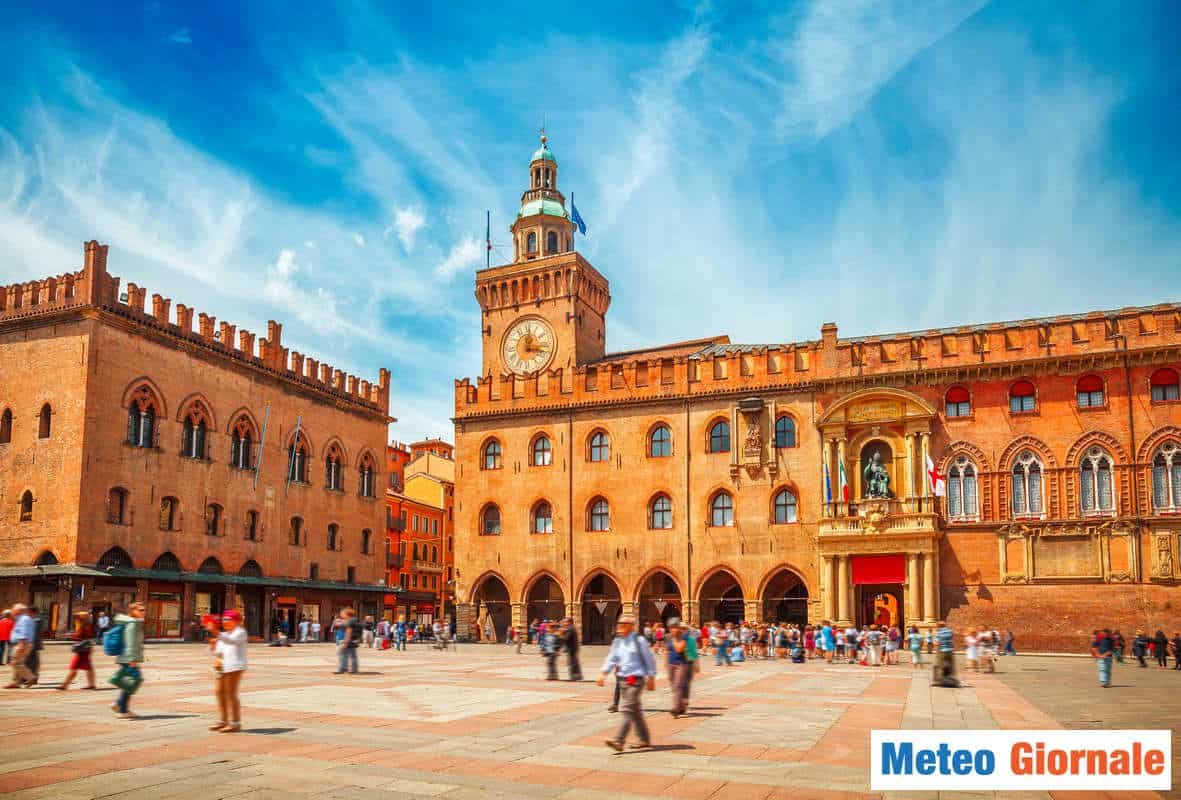 Meteo BOLOGNA: mitissimo, ma arriva la pioggia