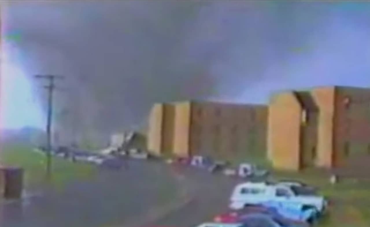 Meteo Nord America, terra di tornado tremendi. Video meteo di un F5 a Wichita