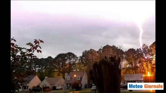 Video Meteo: fulmine colpisce un’abitazione