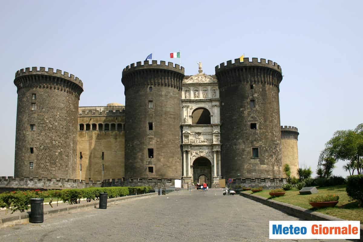 Meteo NAPOLI: tendenza a caldo afoso