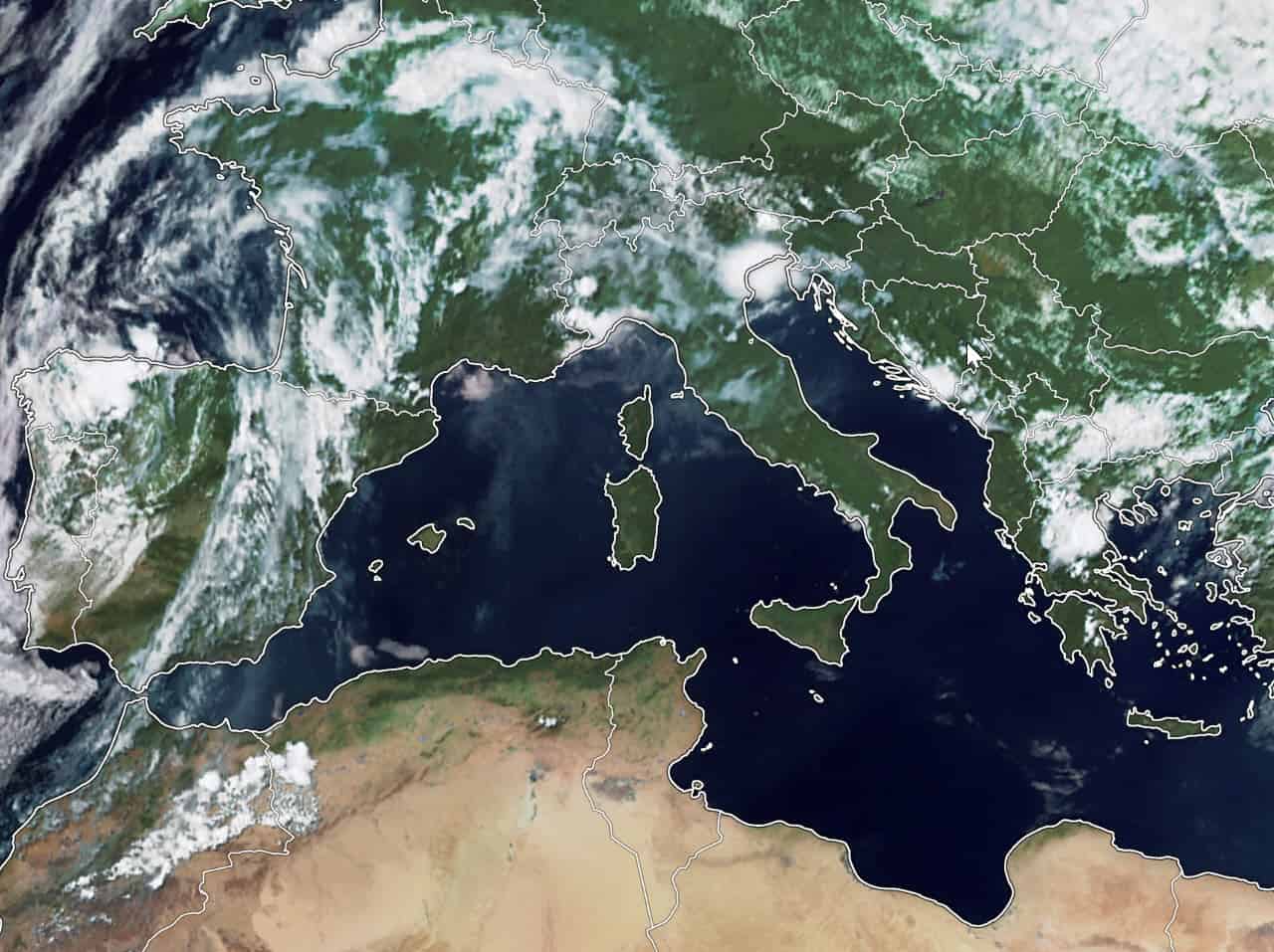 Meteo in peggioramento al Nord Italia: iniziano i temporali