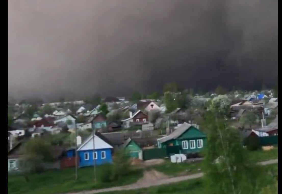 Cielo diventa STRANO al confine tra UCRAINA e Russia, BIELORUSSIA. Video meteo