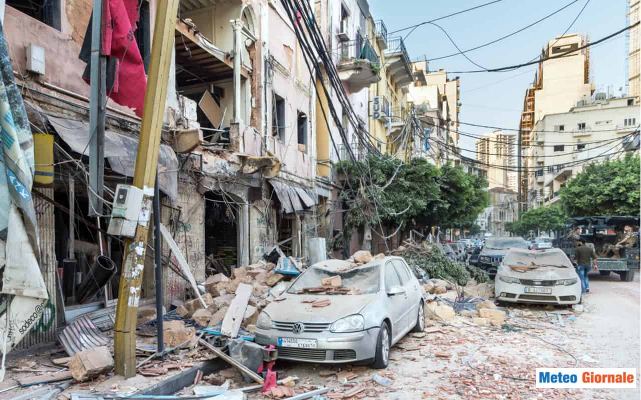 Cina, straordinario scoppio dal cielo. Video meteo
