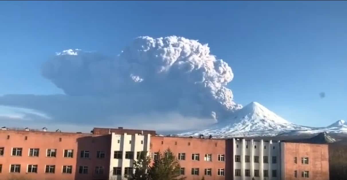 Eruzione vulcanica esplosiva in Russia. In passato terremoto 9,3 di magnitudo. Video 44 Eruzione vulcanica esplosiva in Russia. In passato terremoto 9,3 di magnitudo. Video