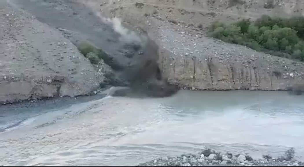 Frana di un ghiacciaio in Pakistan. Video meteo