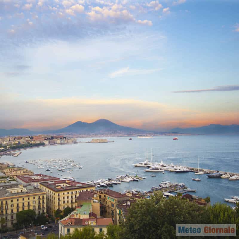 Meteo NAPOLI: caldo afoso, temperatura sopra la media