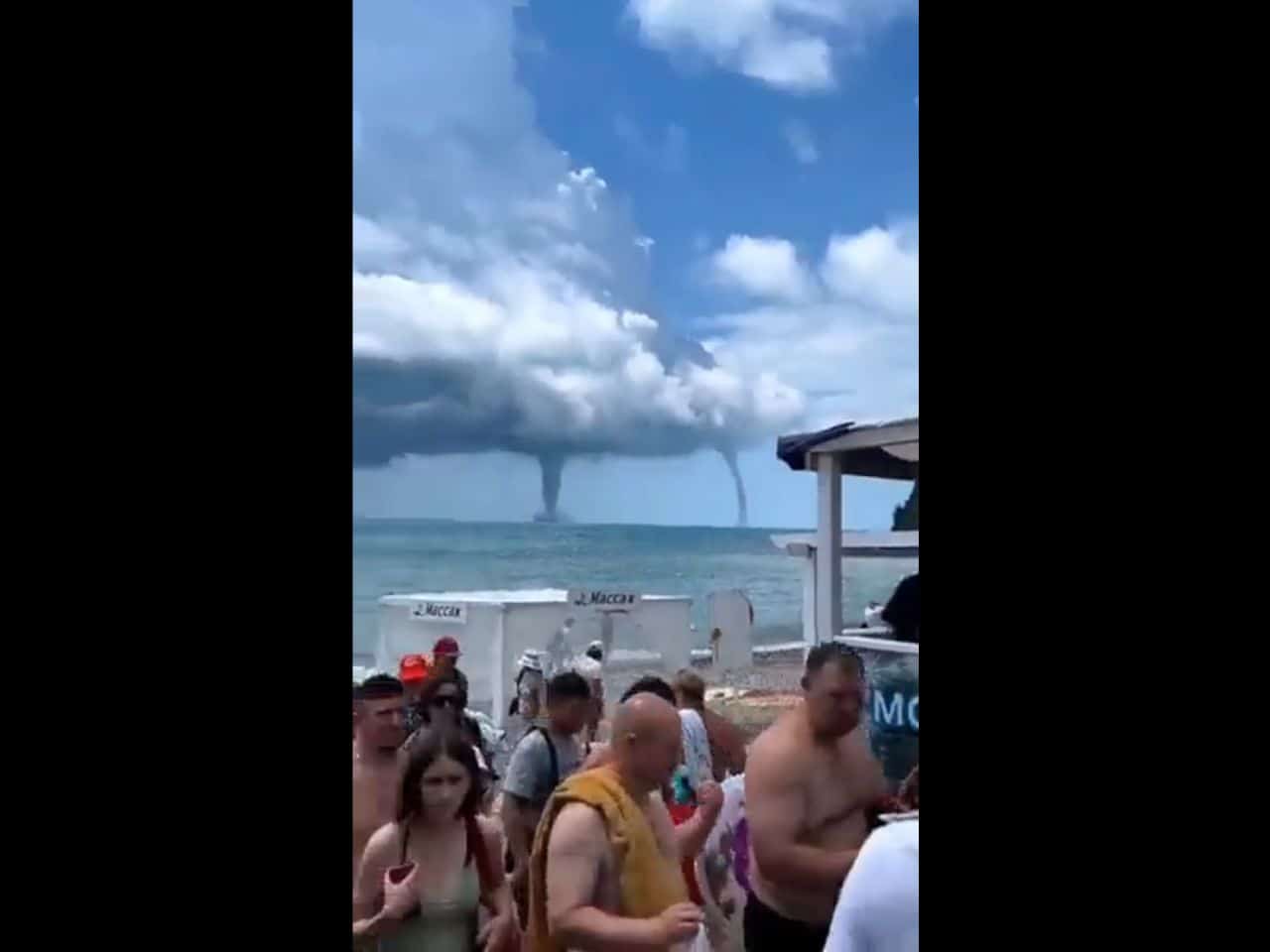 Raffica di trombe marine. Diversi video meteo