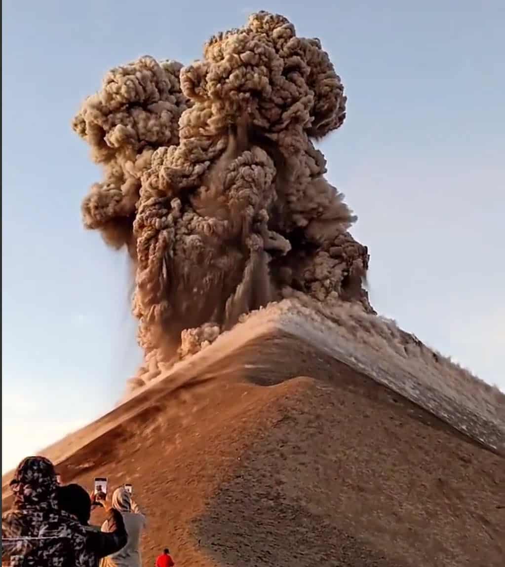 Pericolosissimo vulcano entra in eruzione in Guatemala. Video