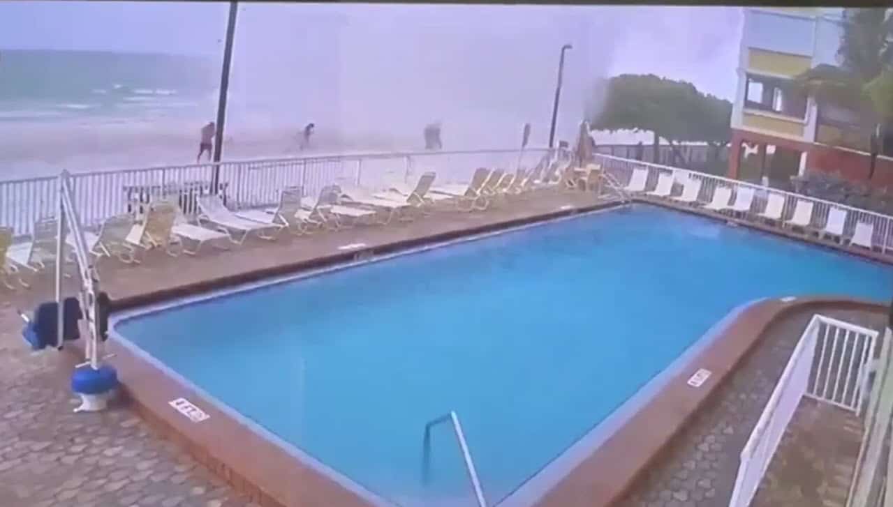 Non fate ciò che si vede in questo video, si può perdere la vita. Video meteo