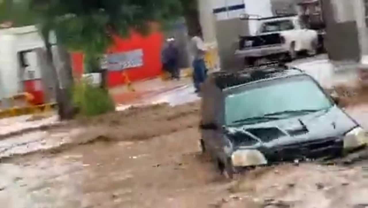 Anche in Messico alluvioni lampo, con allagamento. Video meteo