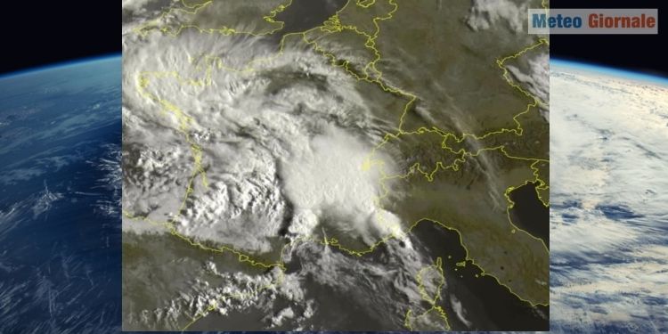 Diretta Meteo: tempesta elettrica nel sud della Francia addossata ad Alpi occidentali. Evoluzione